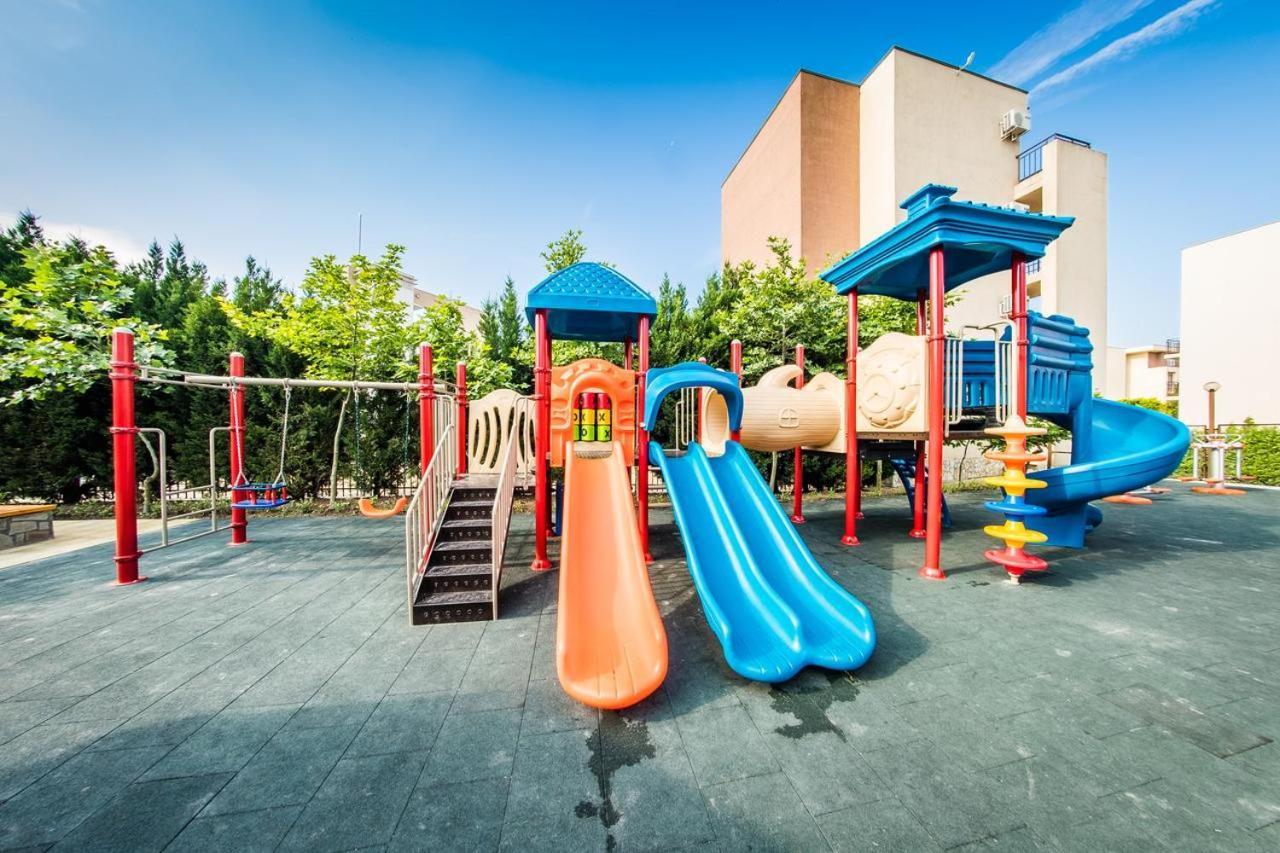 Holiday Fort Golf Club - Premium Apartments Sunny Beach Eksteriør billede