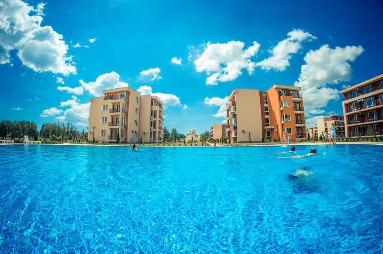 Holiday Fort Golf Club - Premium Apartments Sunny Beach Eksteriør billede