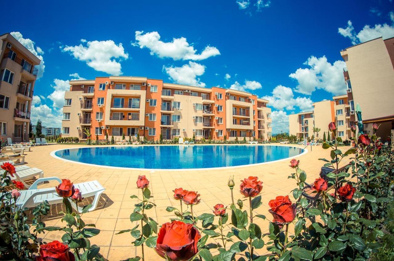 Holiday Fort Golf Club - Premium Apartments Sunny Beach Eksteriør billede
