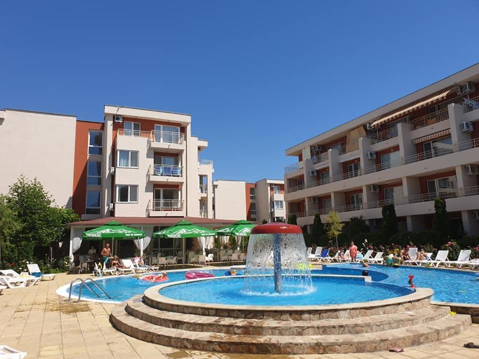 Holiday Fort Golf Club - Premium Apartments Sunny Beach Eksteriør billede