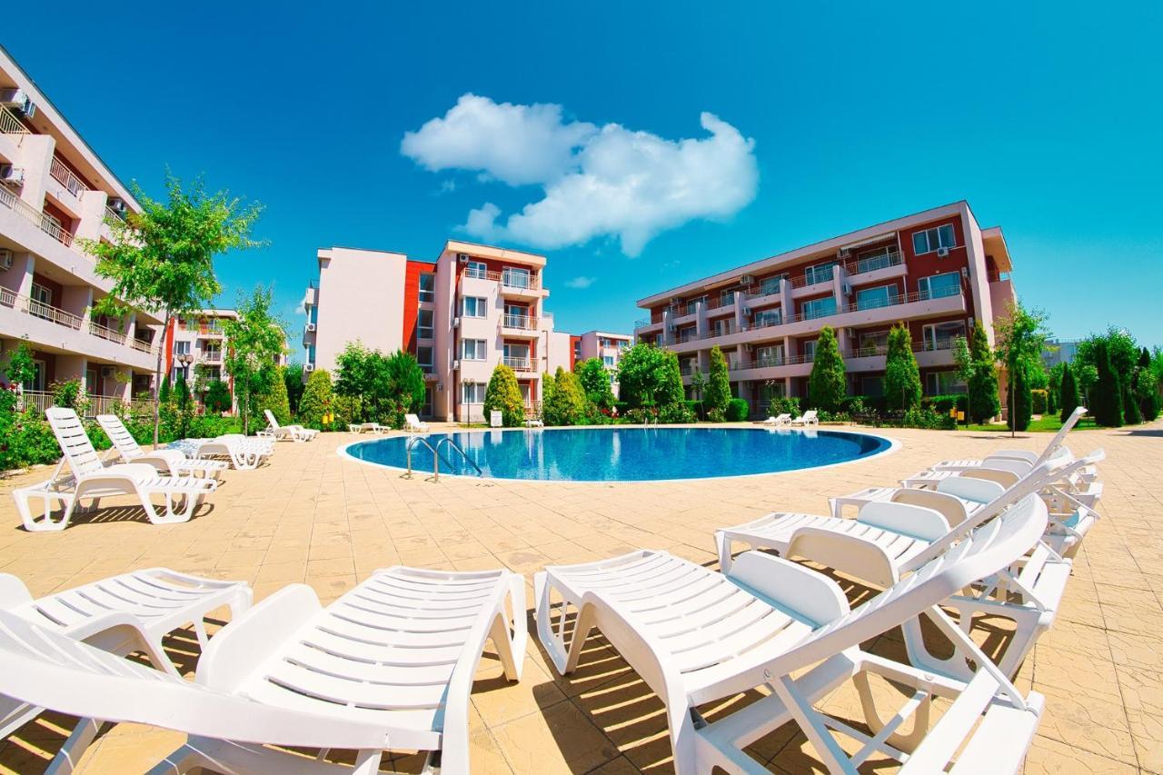 Holiday Fort Golf Club - Premium Apartments Sunny Beach Eksteriør billede